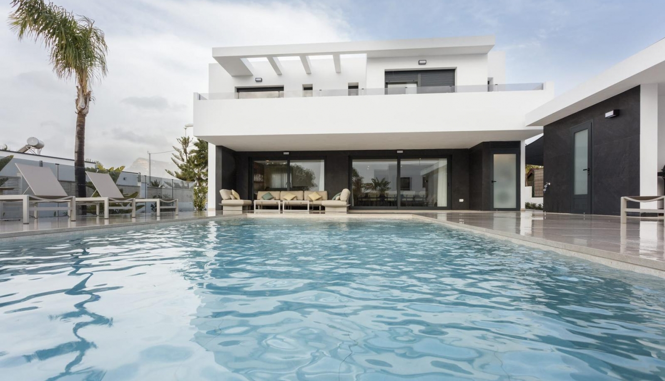 CONSTRUCCIÓN VIVIENDA DE LUJO